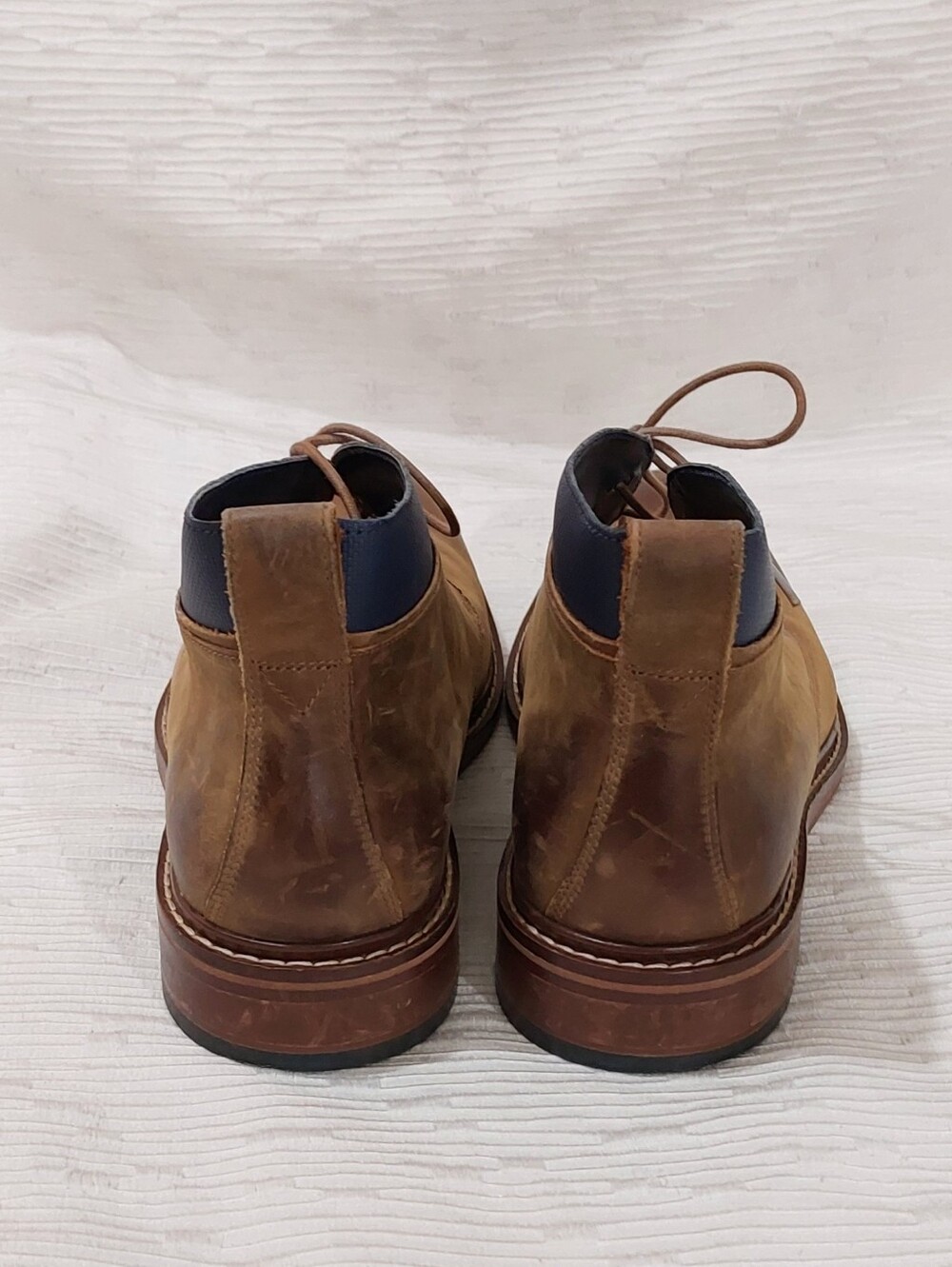 Cole Haan Brown Leather Chukka Boots with Navy Collar Size 9 - Picture 4 of 9